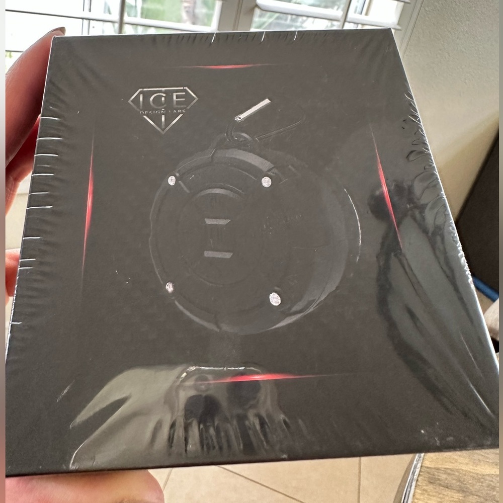 NEW! Waterproof speaker